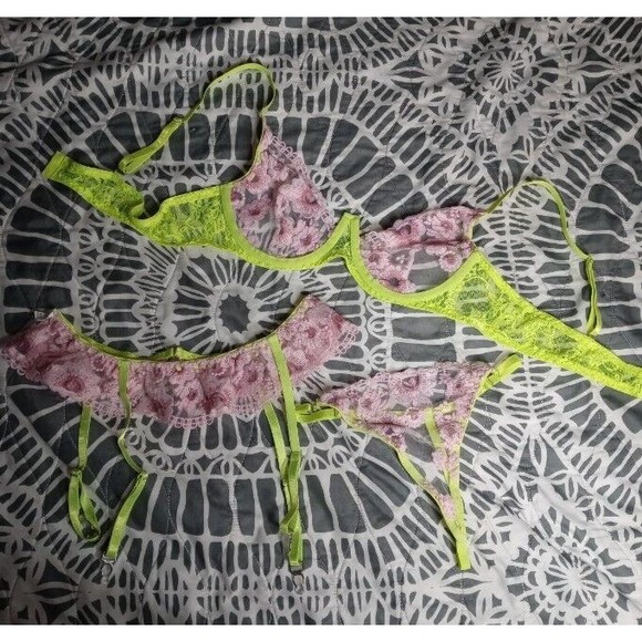 New lingerie 3-piece set lace pink and neon yellow size medium - Picture 2 of 4